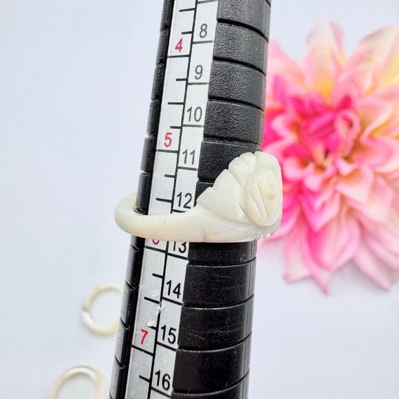Carved Mother Of Pearl MOP Ring Lot Beachy Tropical Vacation Beach Wedding 4 Pcs - Picture 10 of 13